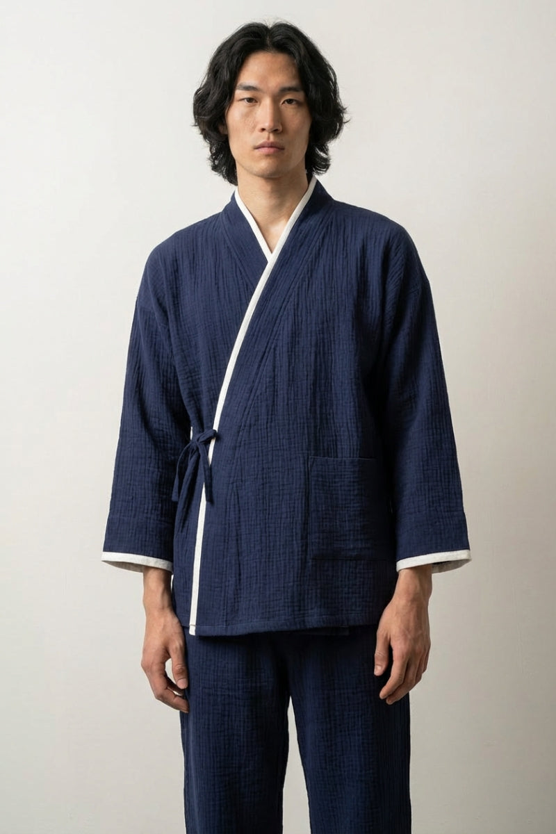 Pijama japonés marino hombre Shironami gasa algodón azul índigo ribete blanco nami ola cruzado delante mangas tres cuartos pantalón tobillo Ropa Japonesa