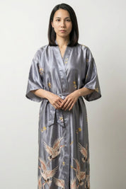 Pijama japonés largo estilo kimono gris de aspecto satinado para mujer - Ropa Japonesa