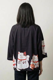 Cárdigan Kimono Maneki Neko negro vista trasera gato de la suerte maneki neko streetwear japonés Ropa Japonesa