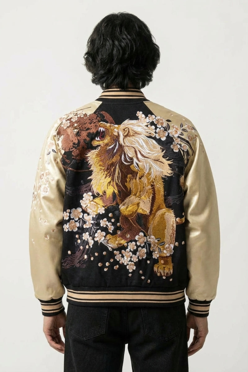 Sukajan Kogane no Ikari negro, bordado en la espalda de un león guardián shishi de melena dorada entre las peonías, cazadora souvenir japonesa - Ropa Japonesa