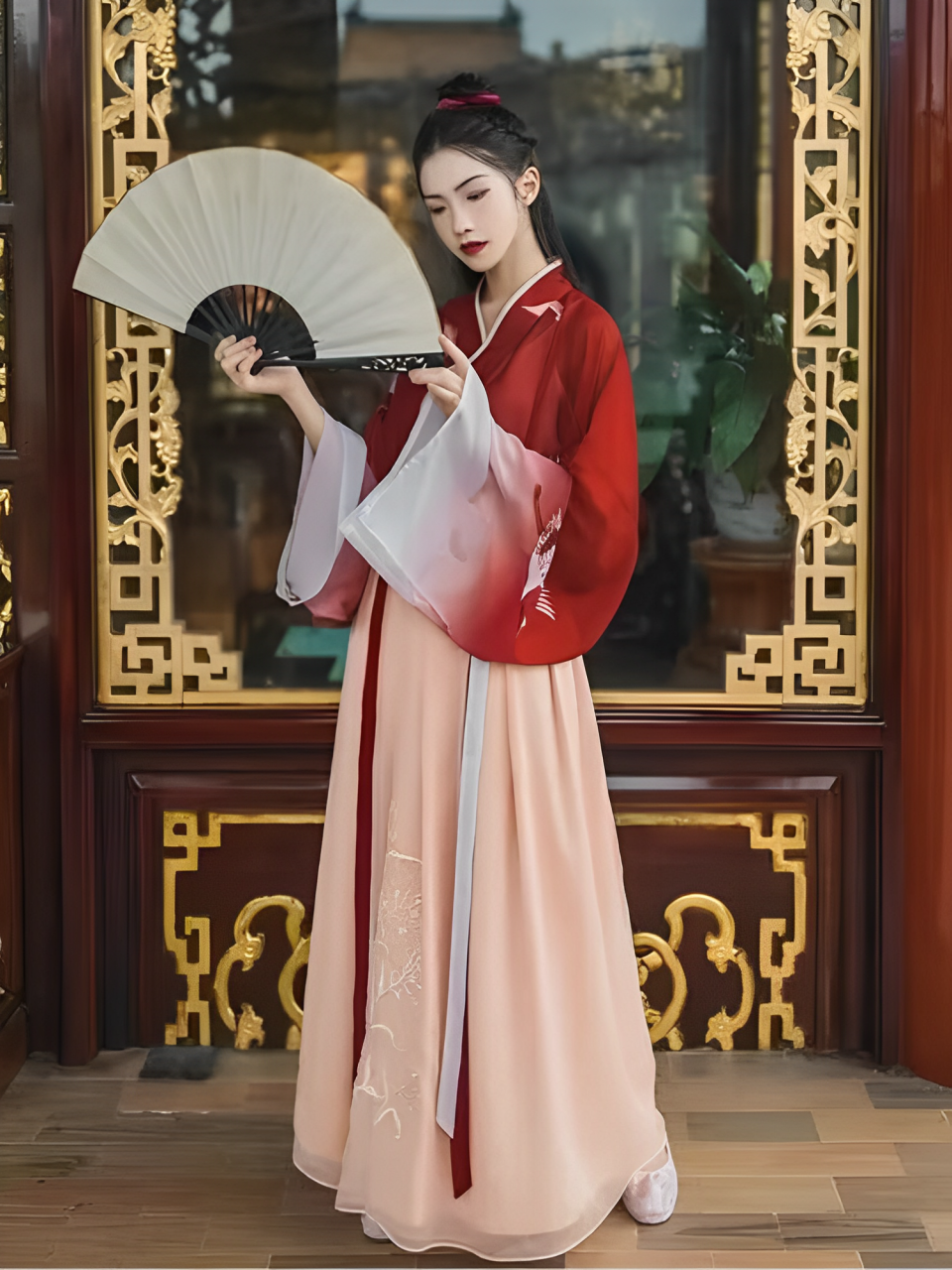 Vestido tradicional ligero de inspiración japonesa