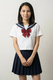 Uniforme escolar japonés sailor crema Kinu cuello azul noche lazo burdeos vista 2 - Ropa Japonesa