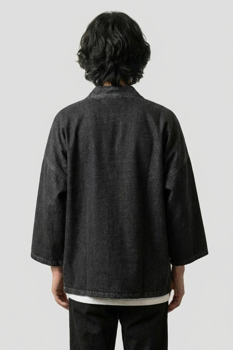 Chaqueta kimono vaquera Kazuko denim negro vista trasera de algodón lavado bolsillos de parche streetwear japonés Ropa Japonesa