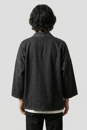 Chaqueta kimono vaquera Kazuko denim negro vista trasera de algodón lavado bolsillos de parche streetwear japonés Ropa Japonesa