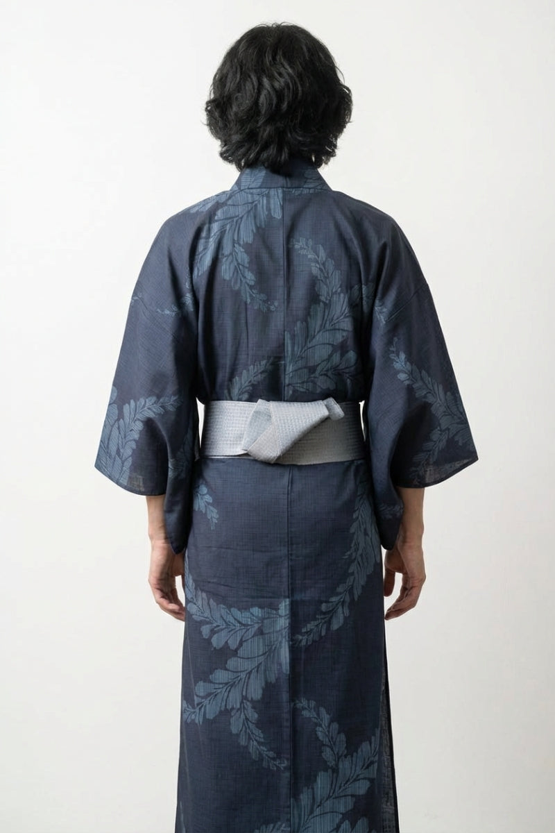 Yukata índigo hombre Shinryoku marino motivo helechos hojas roble turquesa pizarra jacquard tono sobre tono algodón obi gris azul vista trasera mangas anchas estilo streetwear japonés Ropa Japonesa